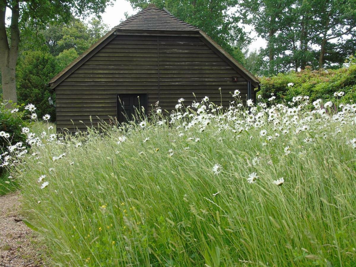 Bond'S Cottage Barn Royal Tunbridge Wells Exterior foto